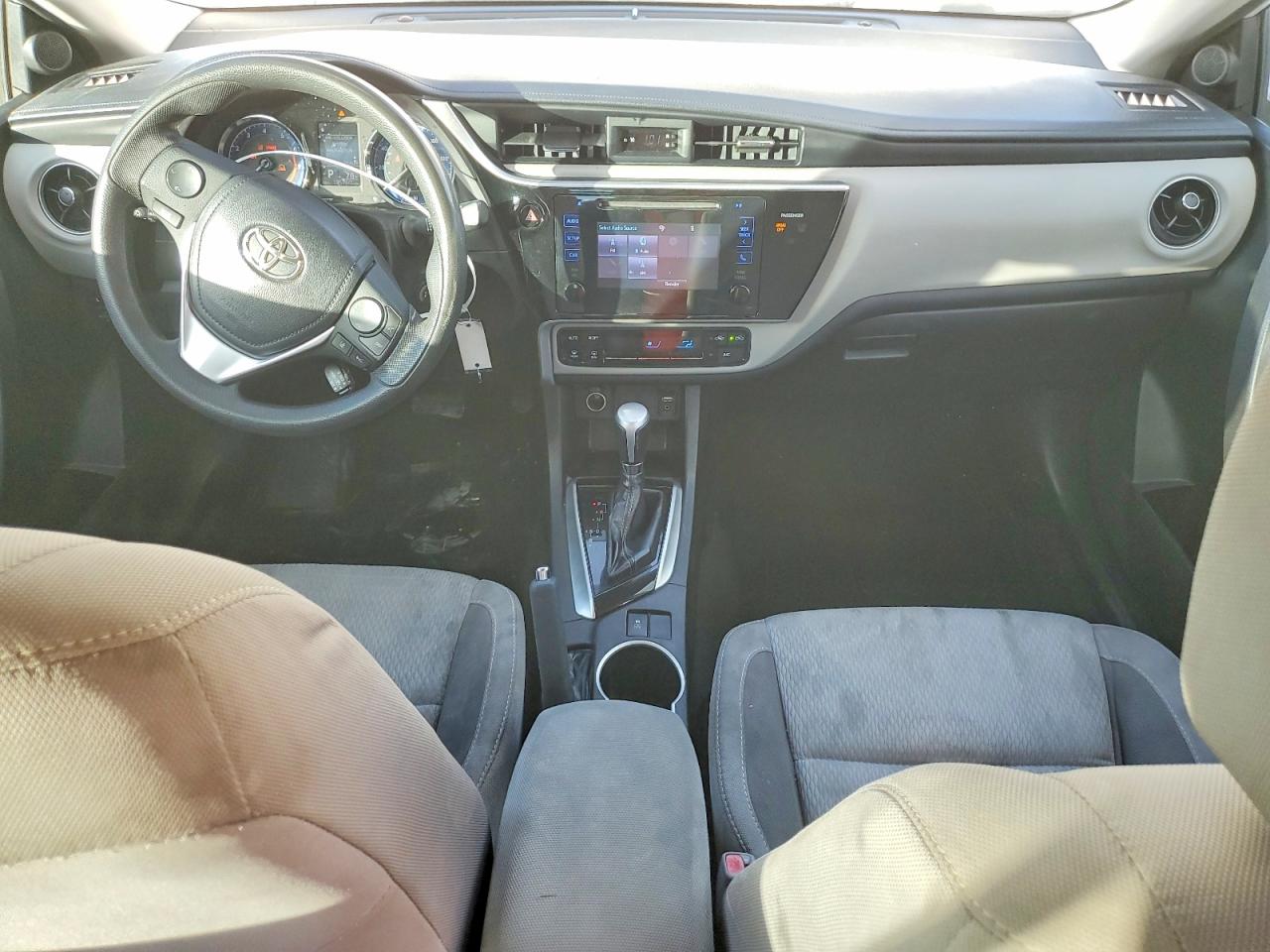 2017 TOYOTA COROLLA L photo 8