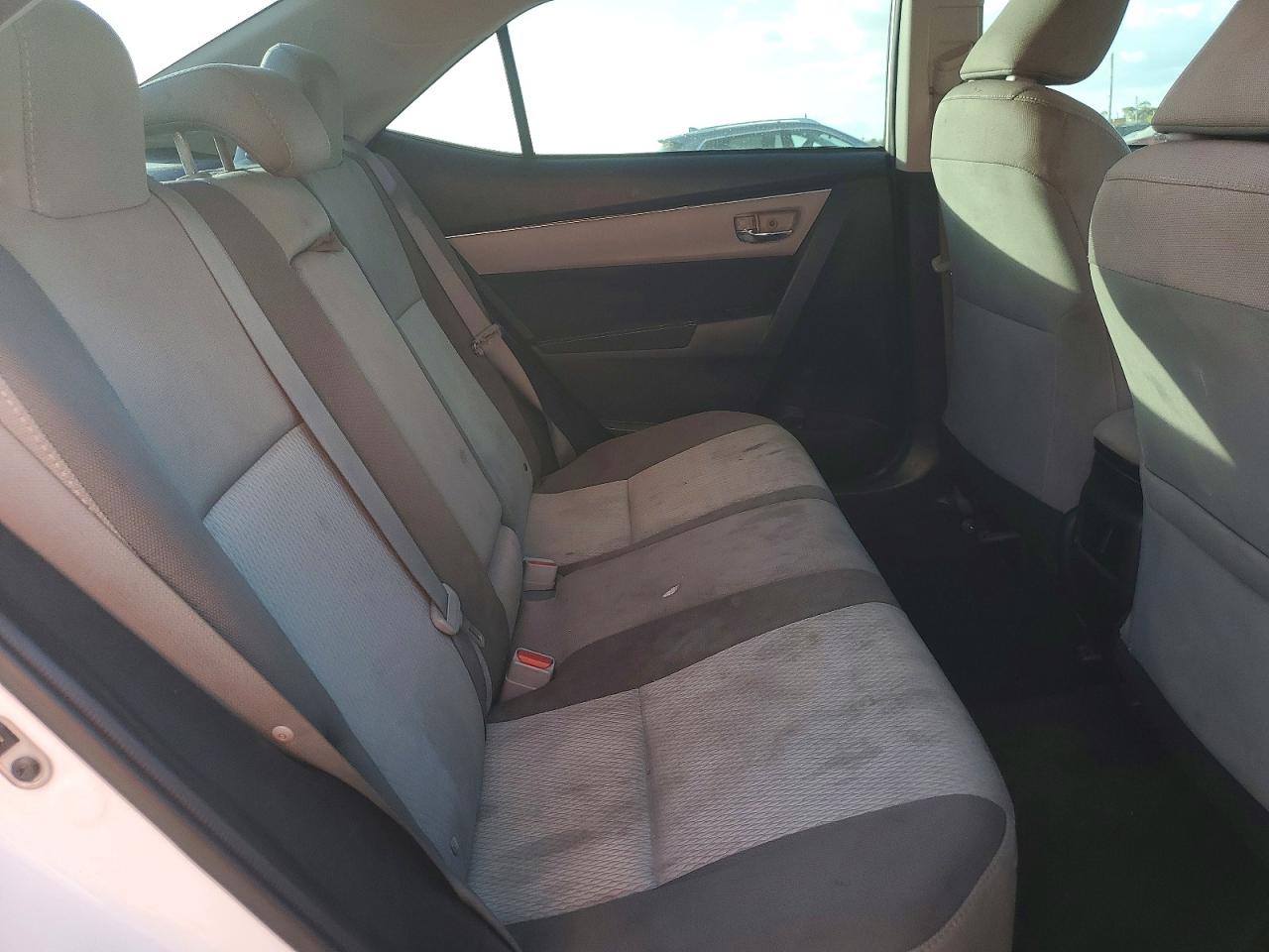 2017 TOYOTA COROLLA L photo 10