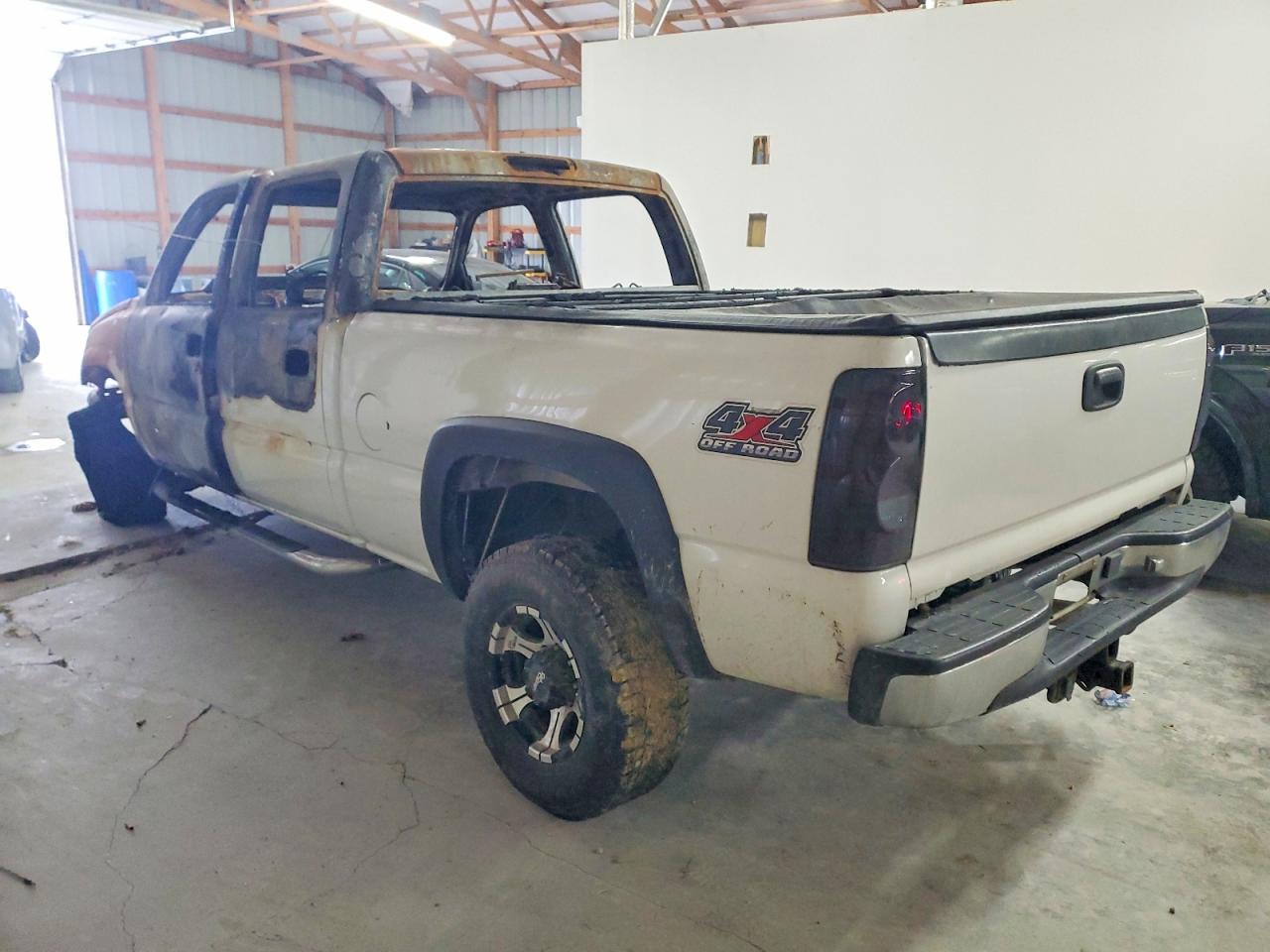 2004 CHEVROLET SILVERADO K2500 HEAVY DUTY photo 2