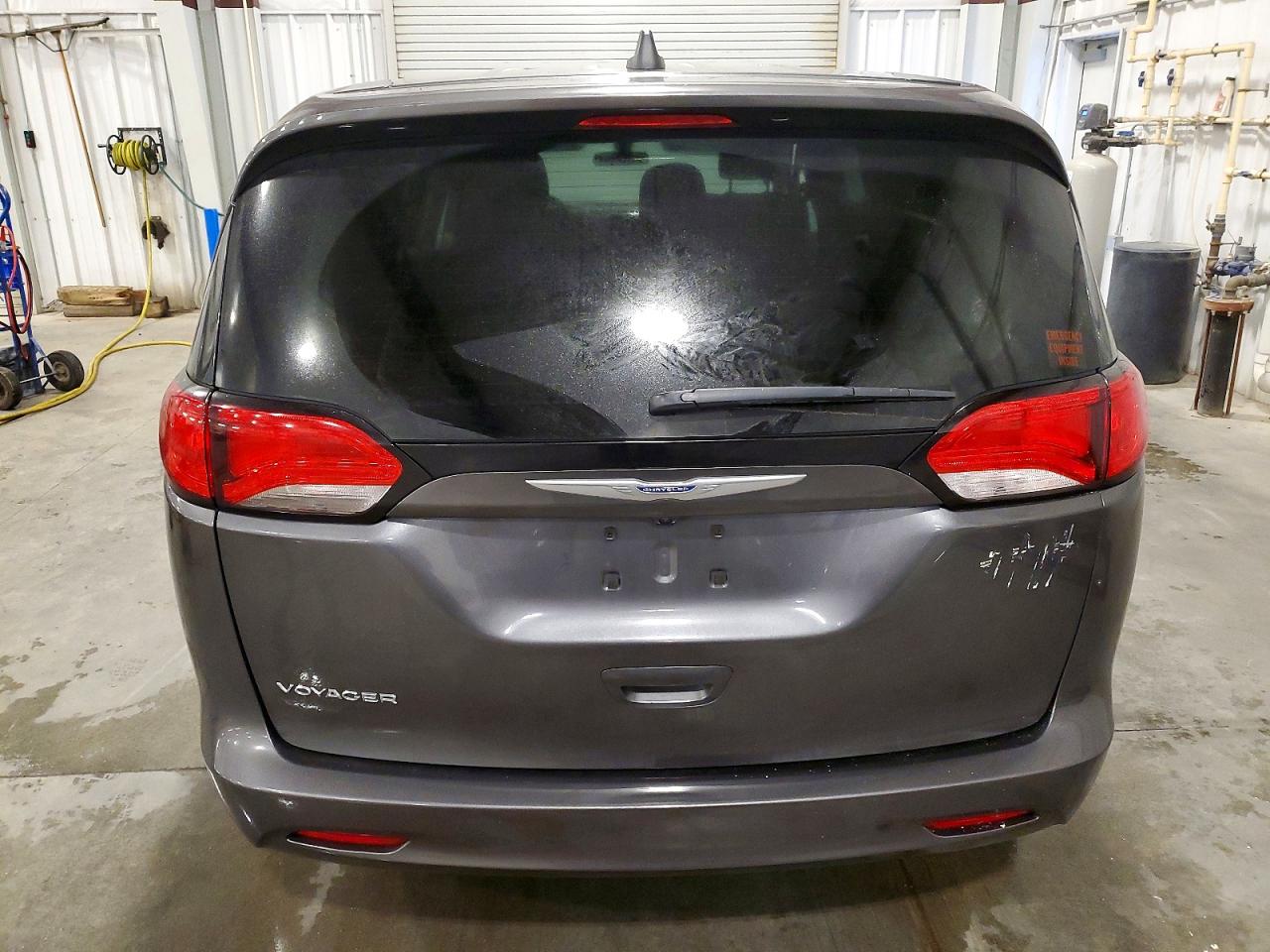 2020 CHRYSLER VOYAGER L photo 6