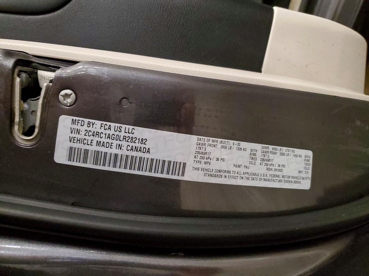 2020 CHRYSLER VOYAGER L photo 14
