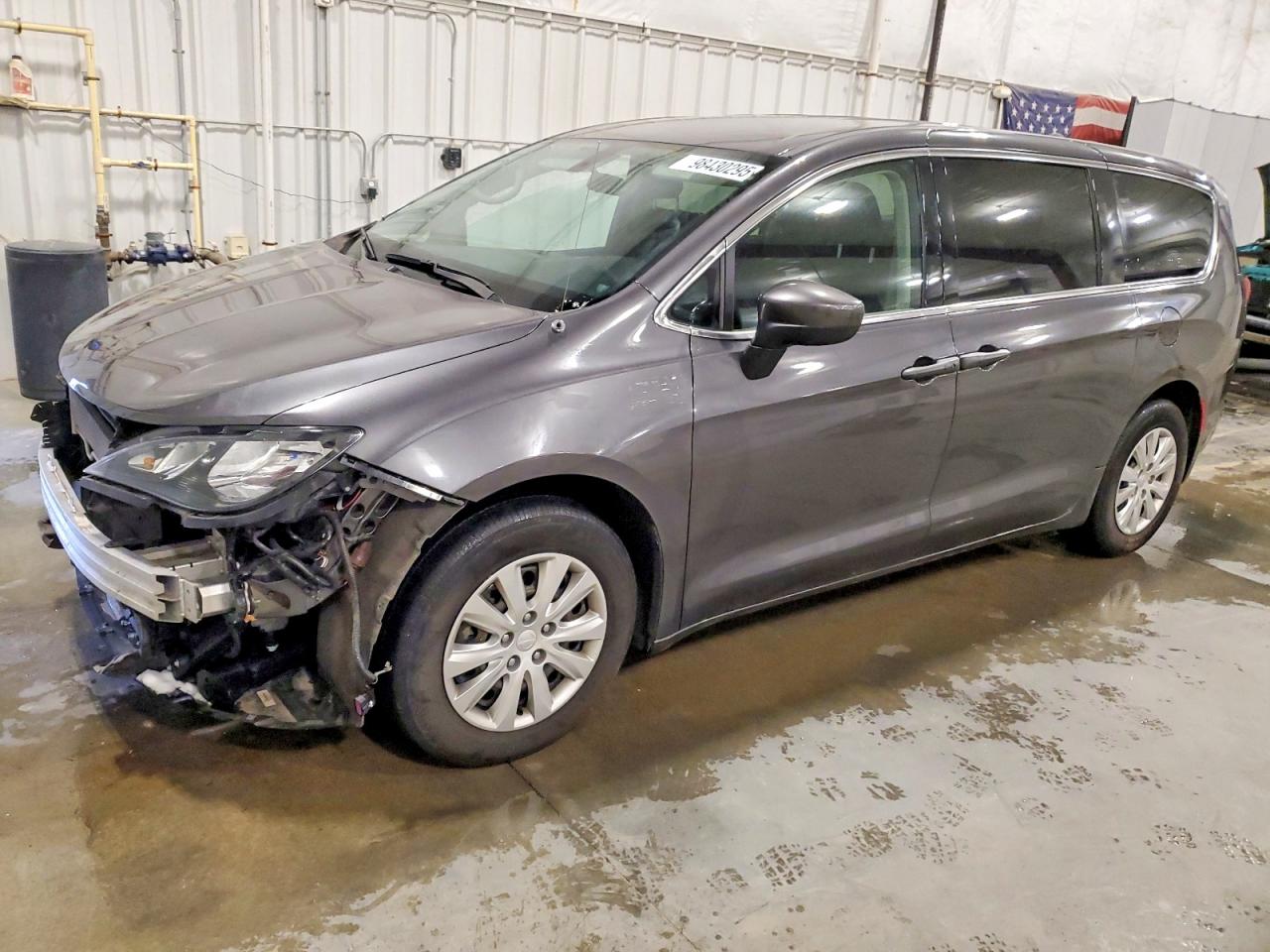 2020 CHRYSLER VOYAGER