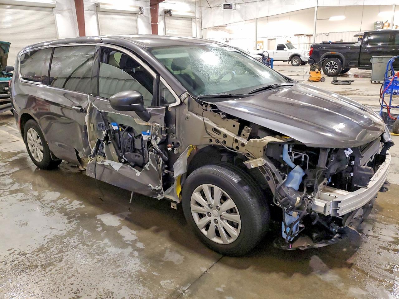 2020 CHRYSLER VOYAGER L photo 4