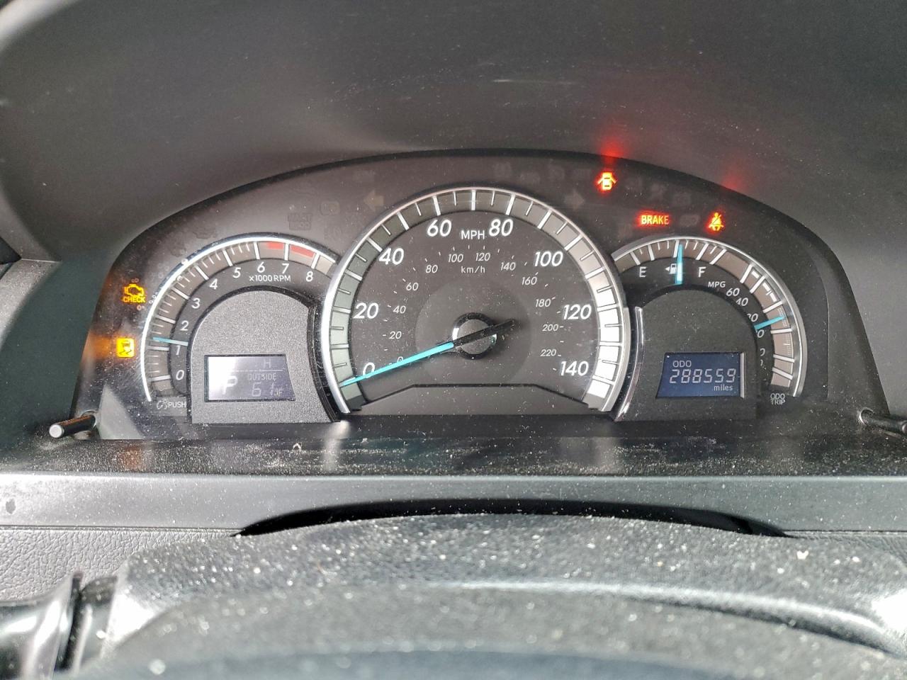 2013 TOYOTA CAMRY L photo 9
