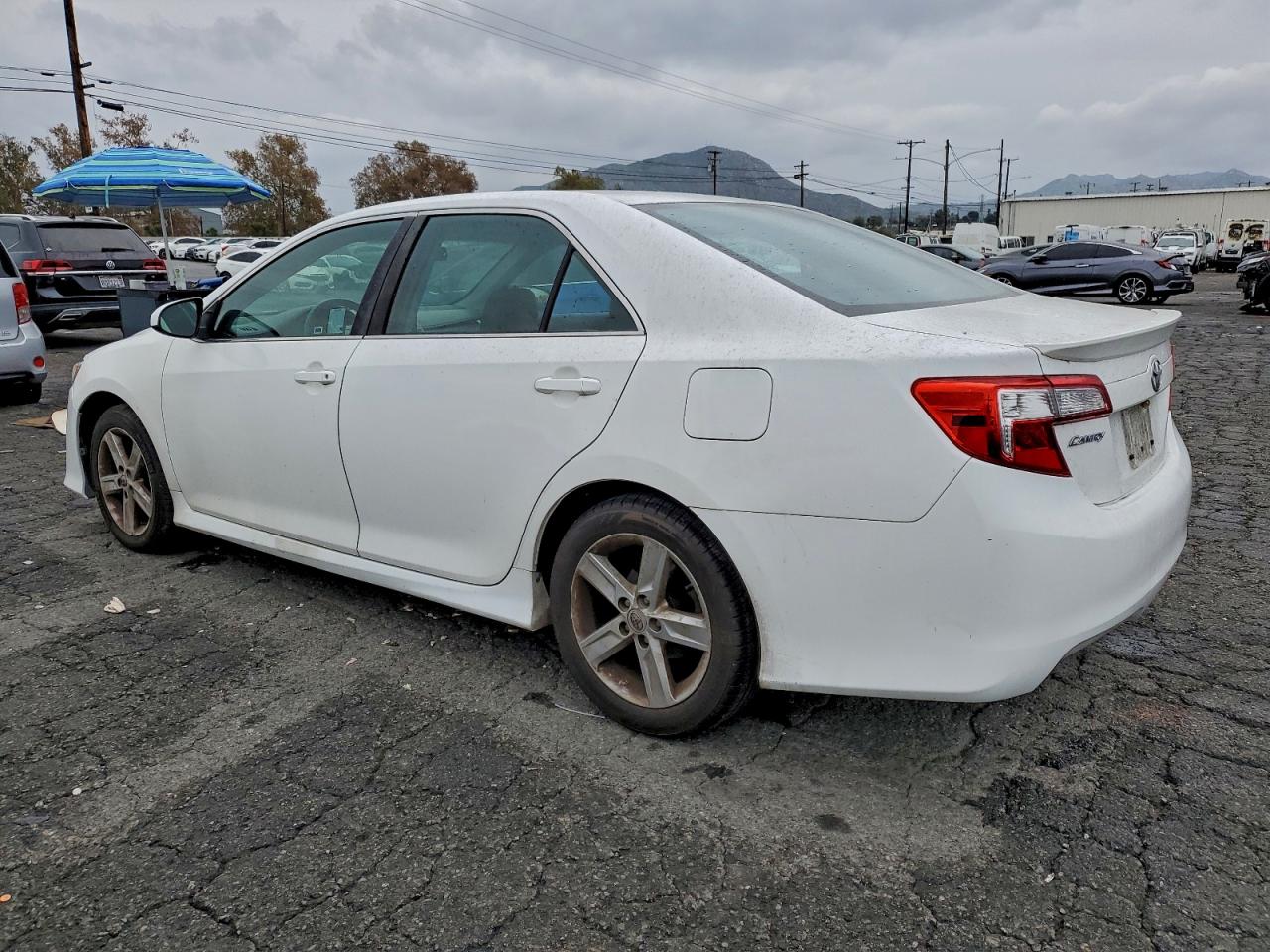 2013 TOYOTA CAMRY L photo 2