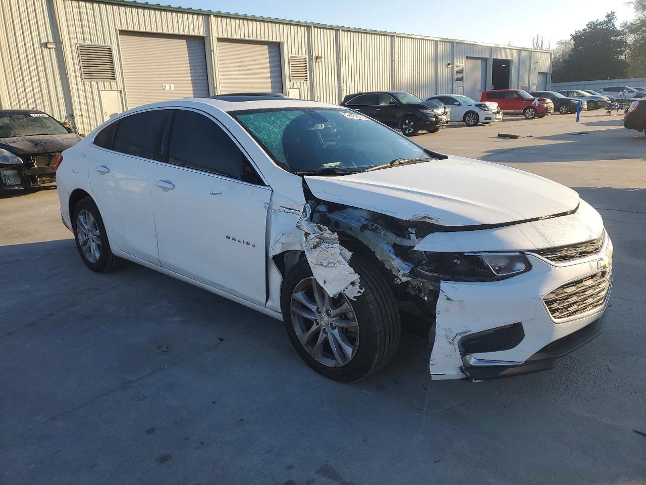 2018 CHEVROLET MALIBU LT photo 4