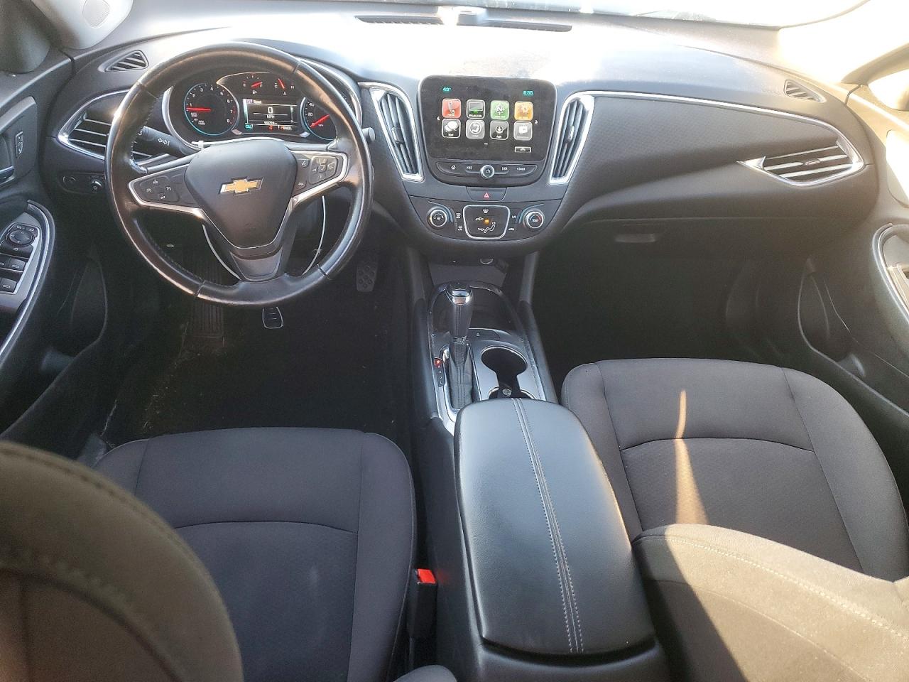 2018 CHEVROLET MALIBU LT photo 8