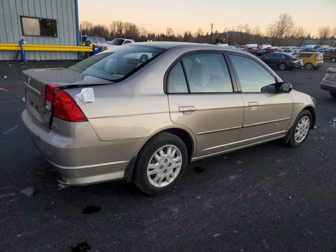 2004 HONDA CIVIC LX photo 3