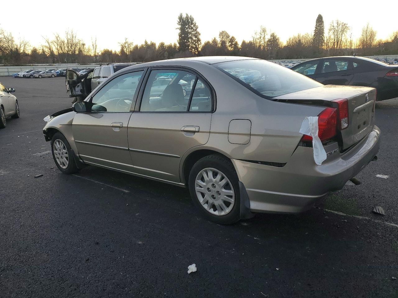 2004 HONDA CIVIC LX photo 2