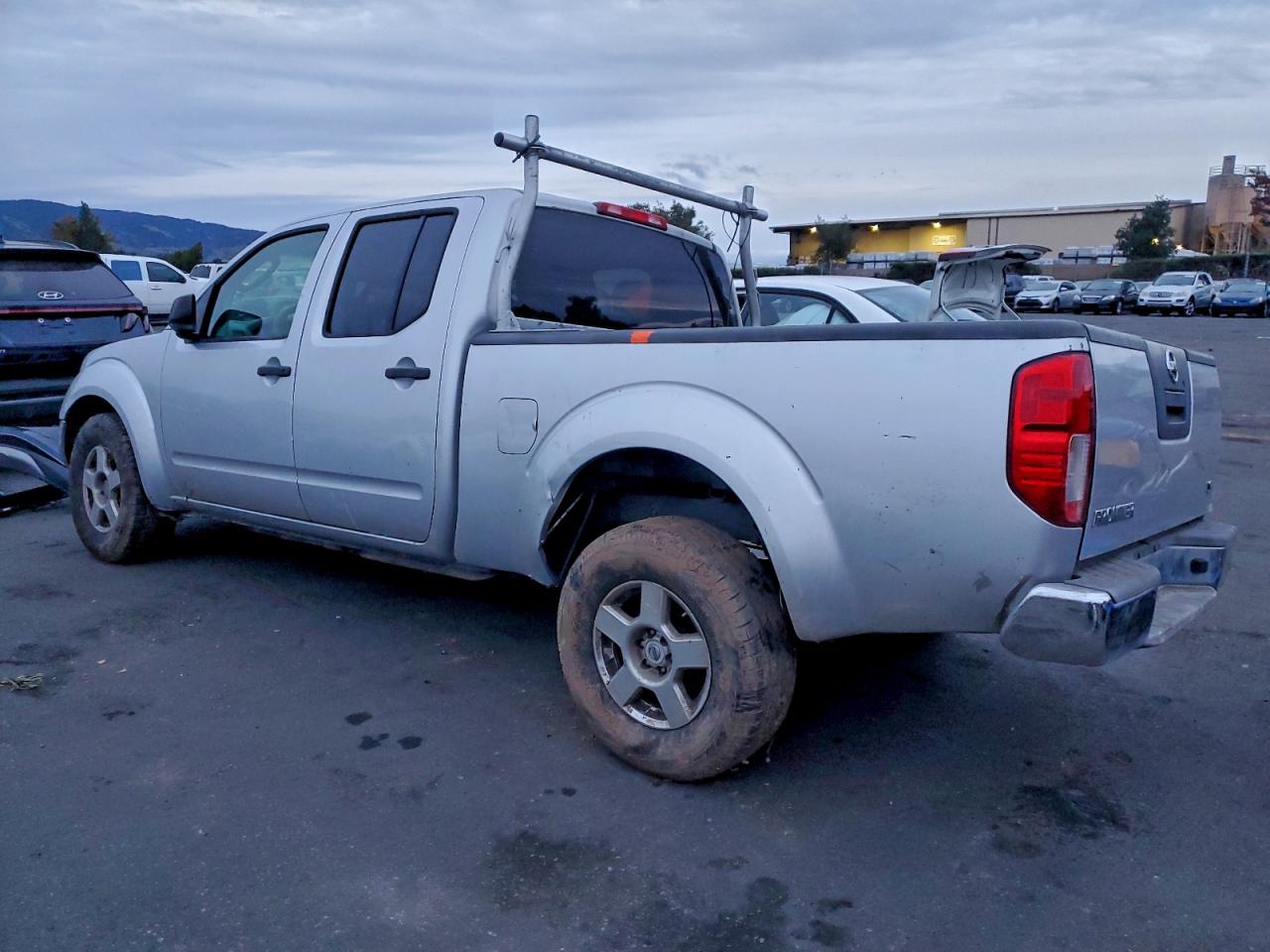 2008 NISSAN FRONTIER photo 2