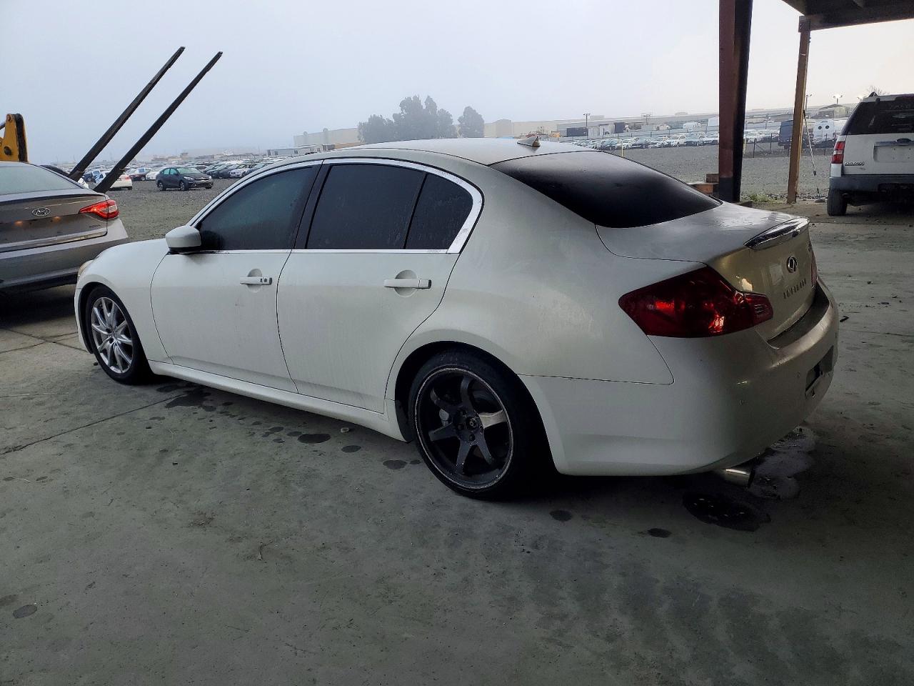 2012 INFINITI G37 BASE photo 2