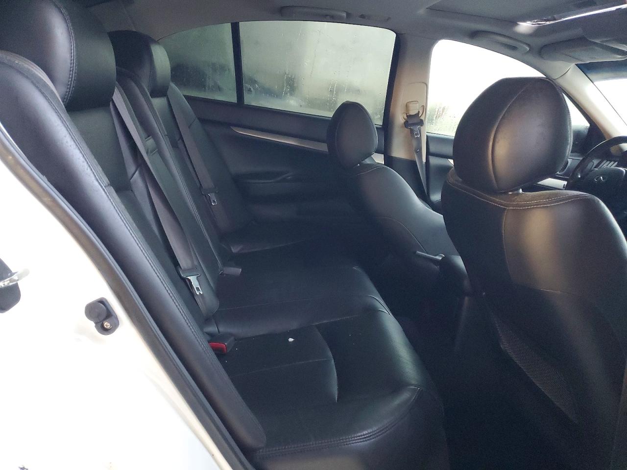 2012 INFINITI G37 BASE photo 10
