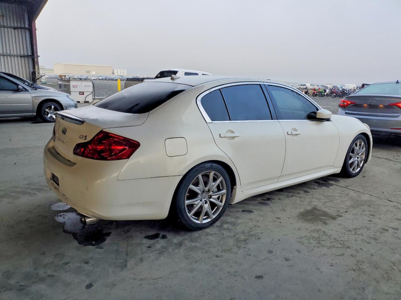 2012 INFINITI G37 BASE photo 3