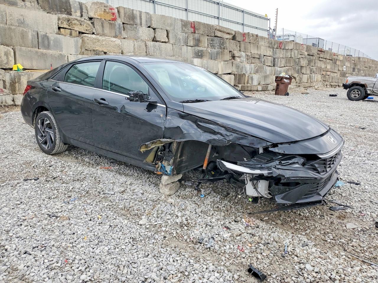 2025 HYUNDAI ELANTRA LIMITED photo 4