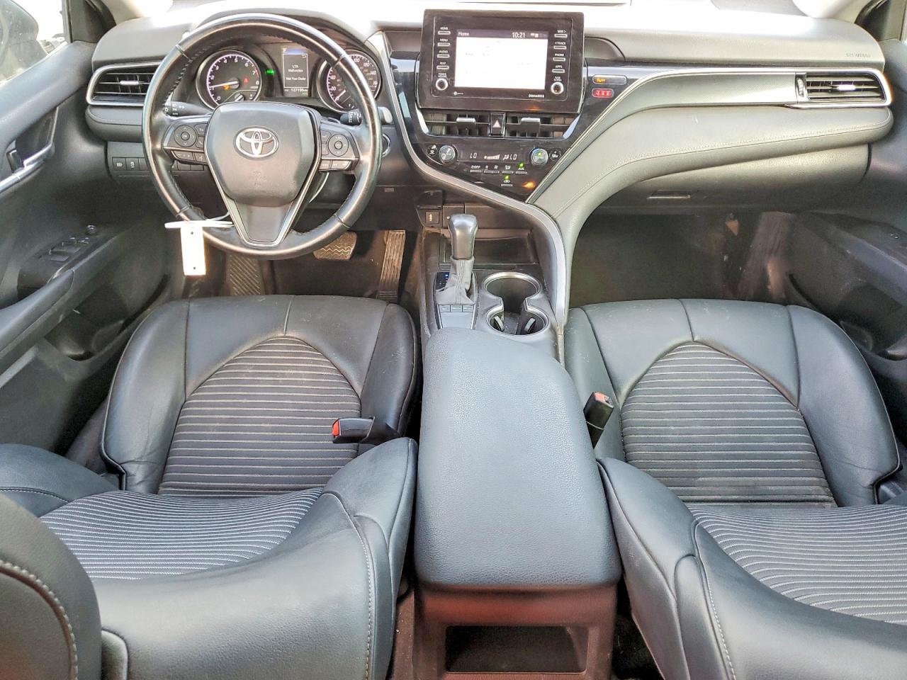 2022 TOYOTA CAMRY SE photo 8
