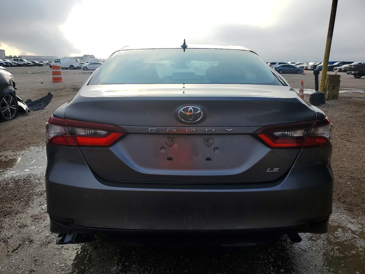2023 TOYOTA CAMRY LE photo 6