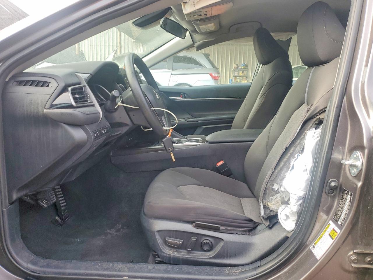 2023 TOYOTA CAMRY LE photo 7