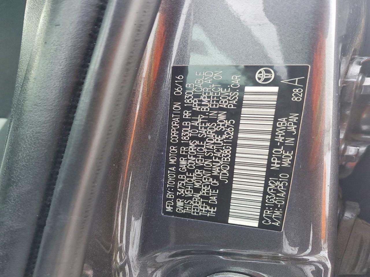 2016 TOYOTA PRIUS C photo 12