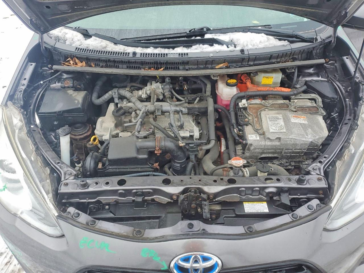 2016 TOYOTA PRIUS C photo 11