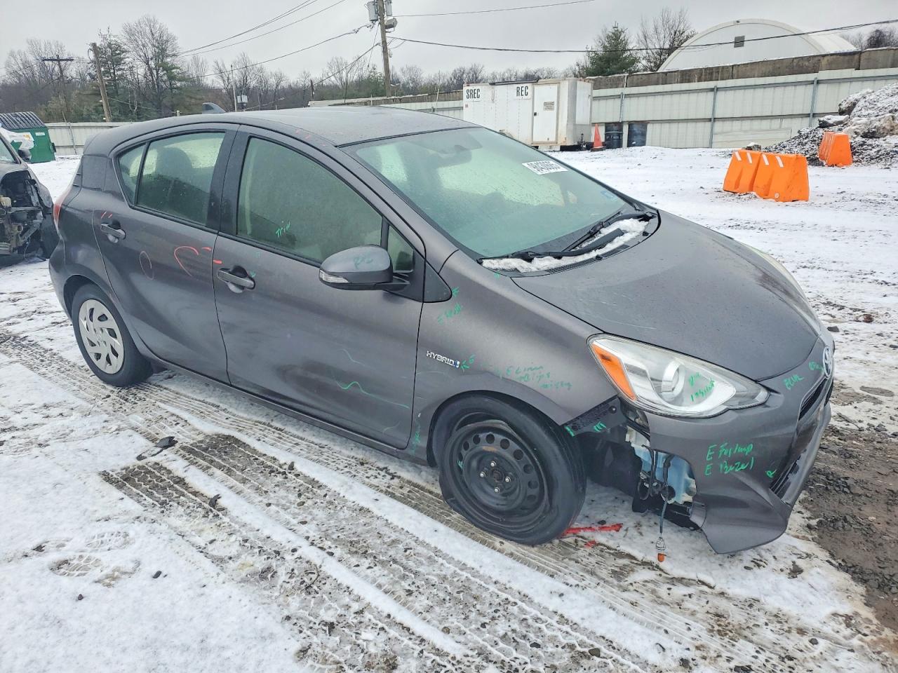 2016 TOYOTA PRIUS C photo 4