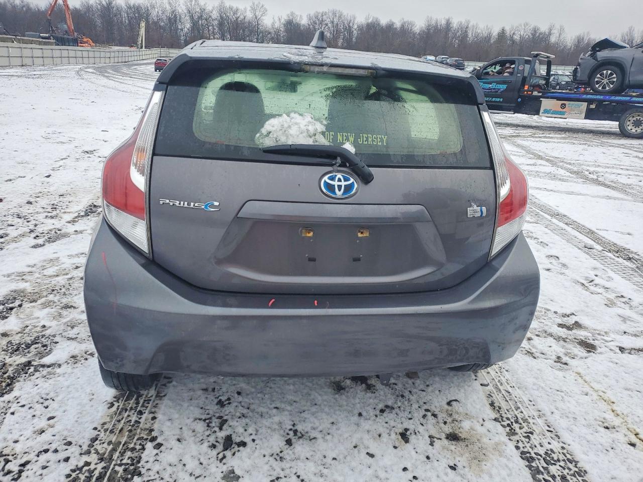 2016 TOYOTA PRIUS C photo 6