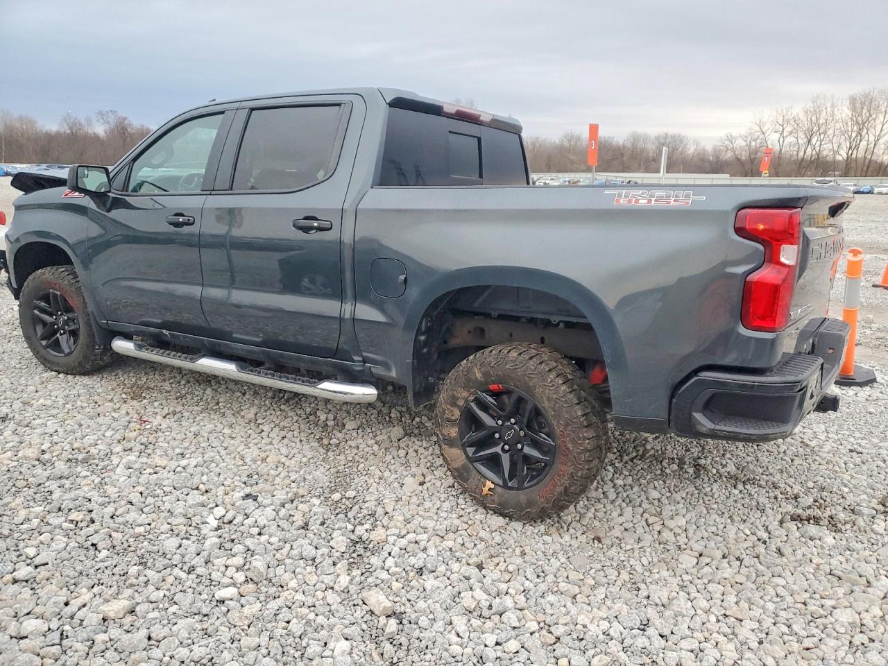 2019 CHEVROLET SILVERADO K1500 LT TRAIL BOSS photo 2