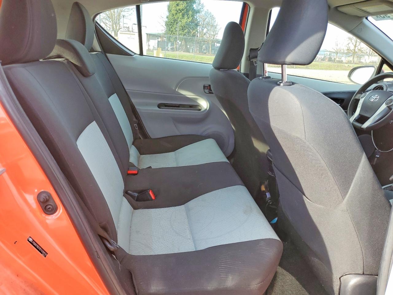 2013 TOYOTA PRIUS C photo 10