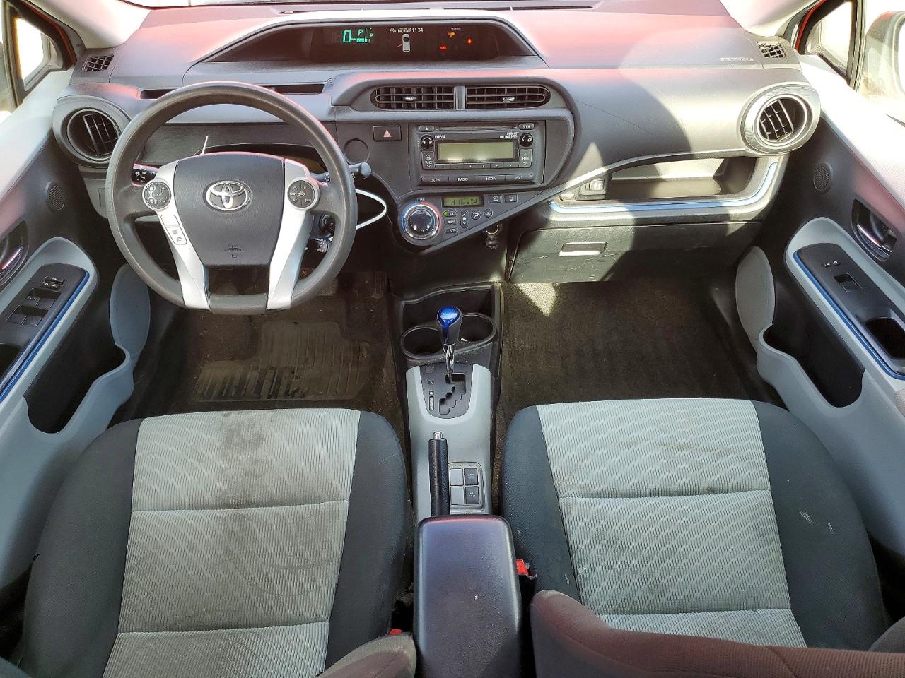 2013 TOYOTA PRIUS C photo 8
