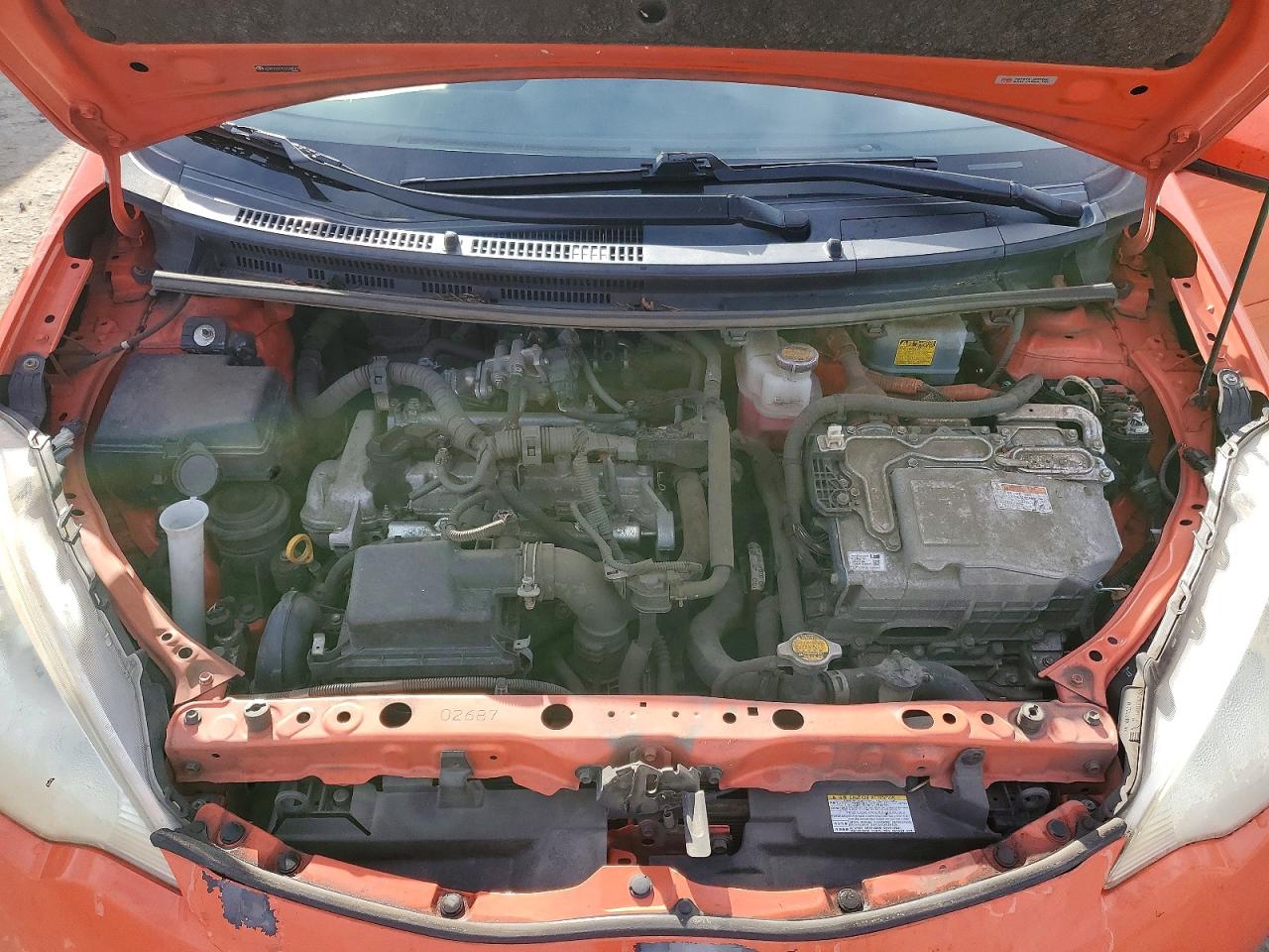 2013 TOYOTA PRIUS C photo 11
