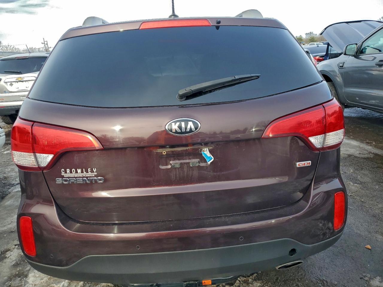 2015 KIA SORENTO LX photo 6