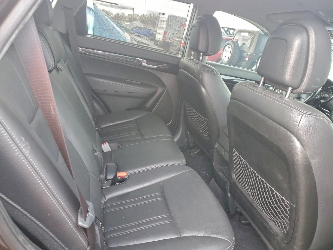 2015 KIA SORENTO LX photo 11