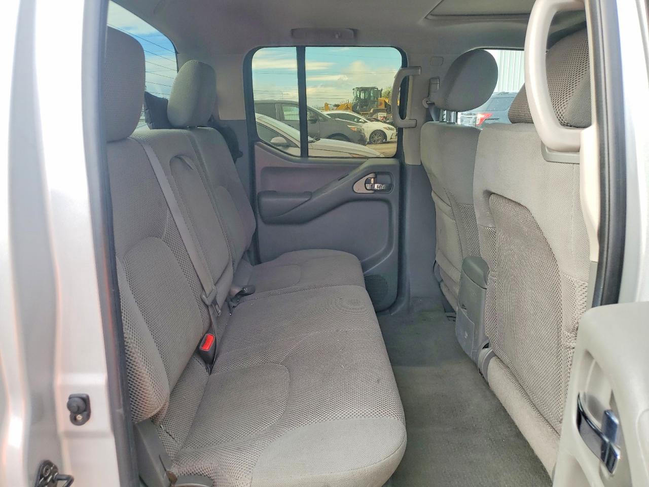 2006 NISSAN FRONTIER CREW CAB LE photo 10
