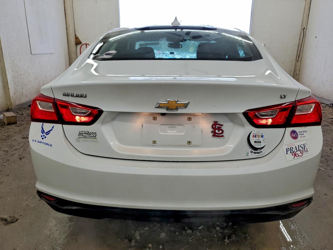 2017 CHEVROLET MALIBU LT photo 6