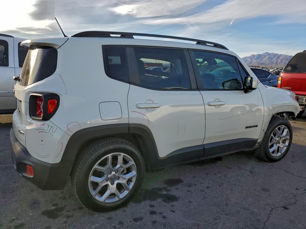 2017 JEEP RENEGADE LATITUDE photo 3