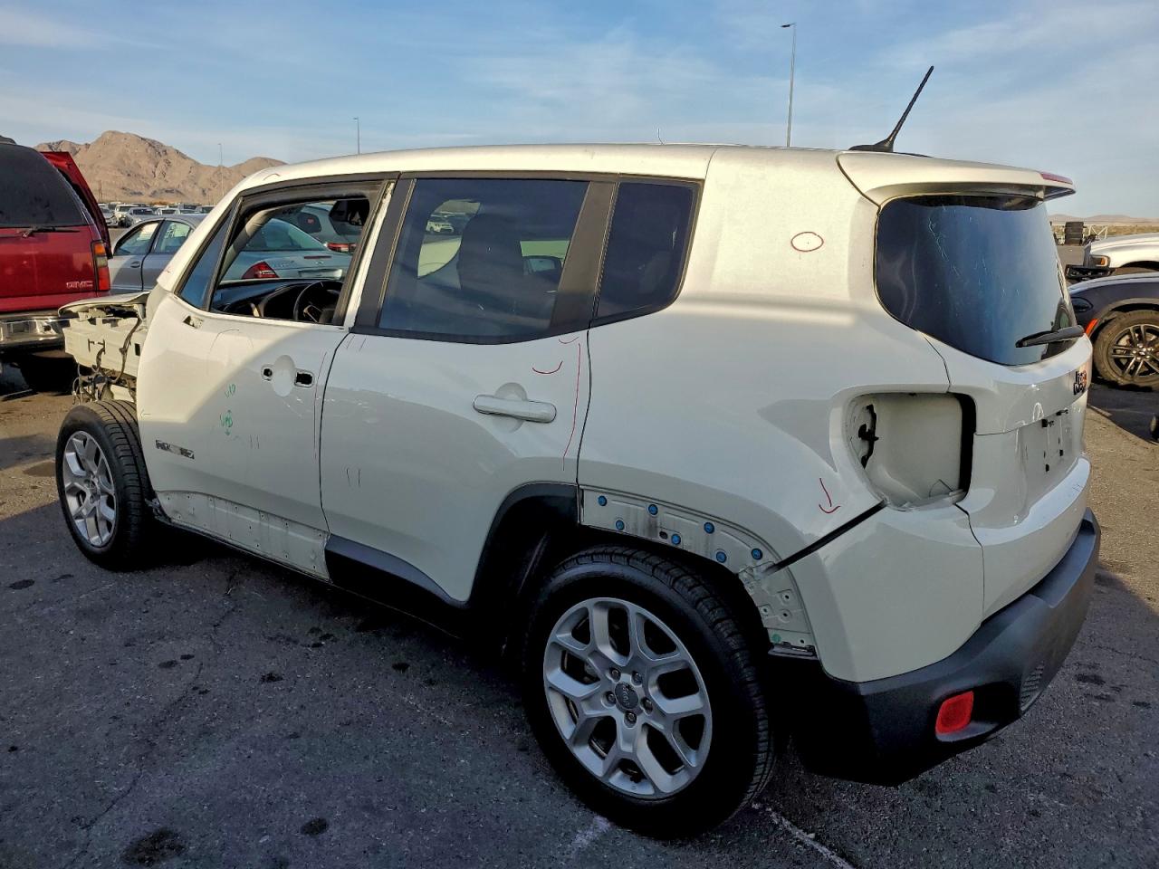 2017 JEEP RENEGADE LATITUDE photo 2