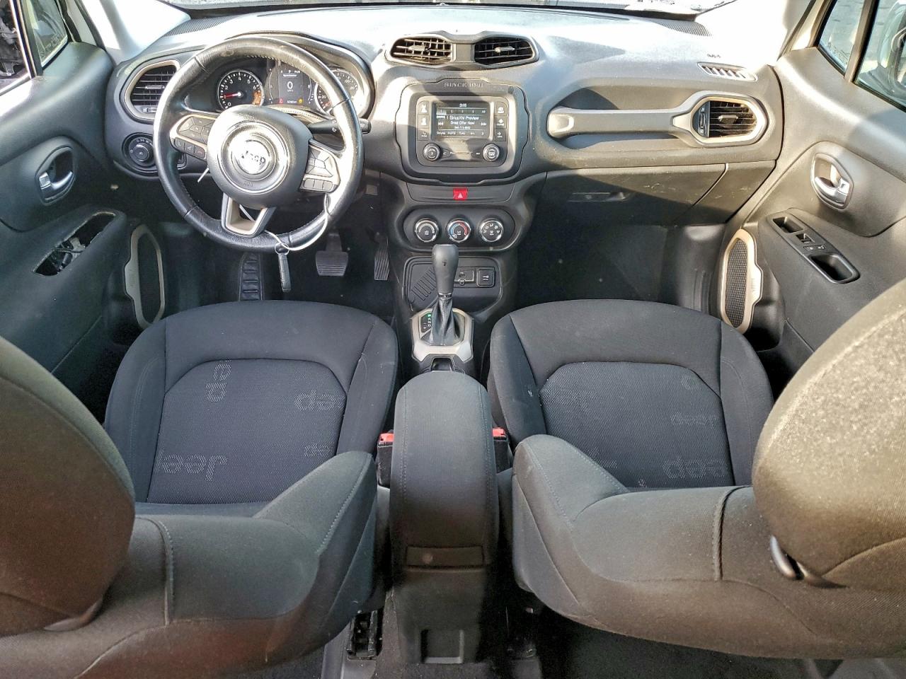 2017 JEEP RENEGADE LATITUDE photo 8
