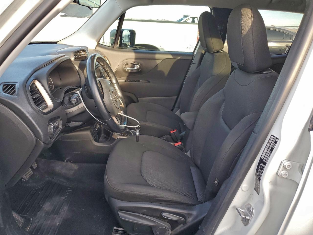 2017 JEEP RENEGADE LATITUDE photo 7