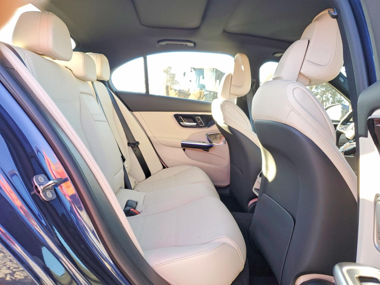 2025 MERCEDES-BENZ C 300 photo 10