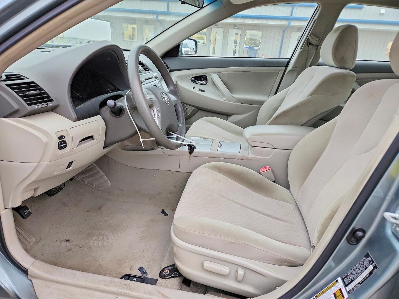 2011 TOYOTA CAMRY BASE photo 7