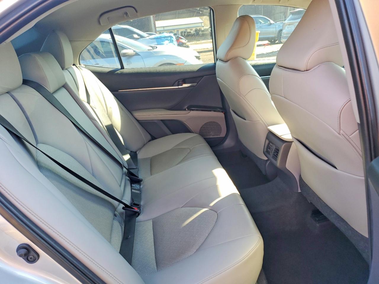 2021 TOYOTA CAMRY XLE photo 10