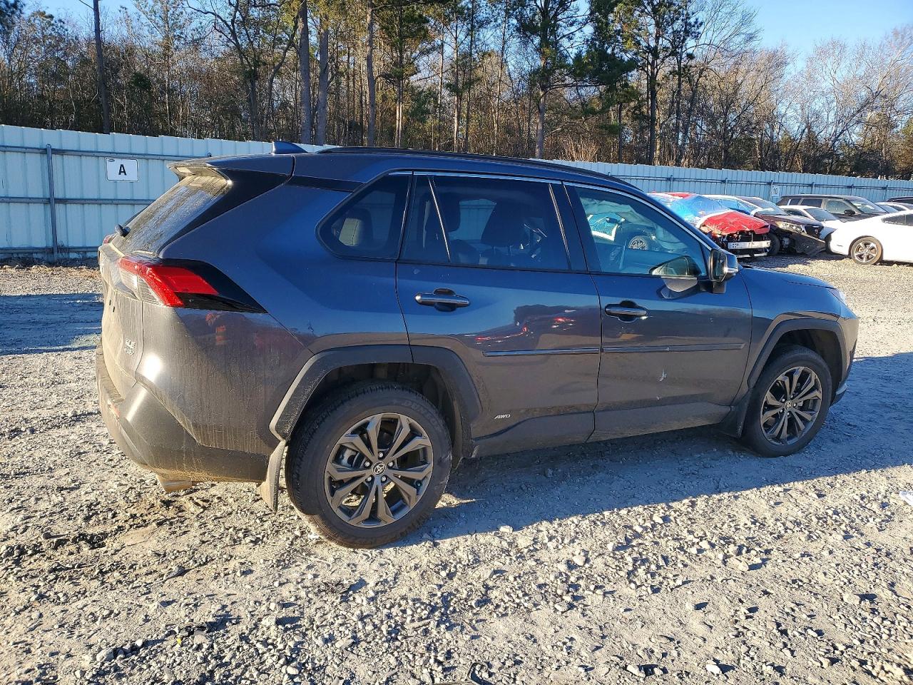 2025 TOYOTA RAV4 XLE PREMIUM photo 5