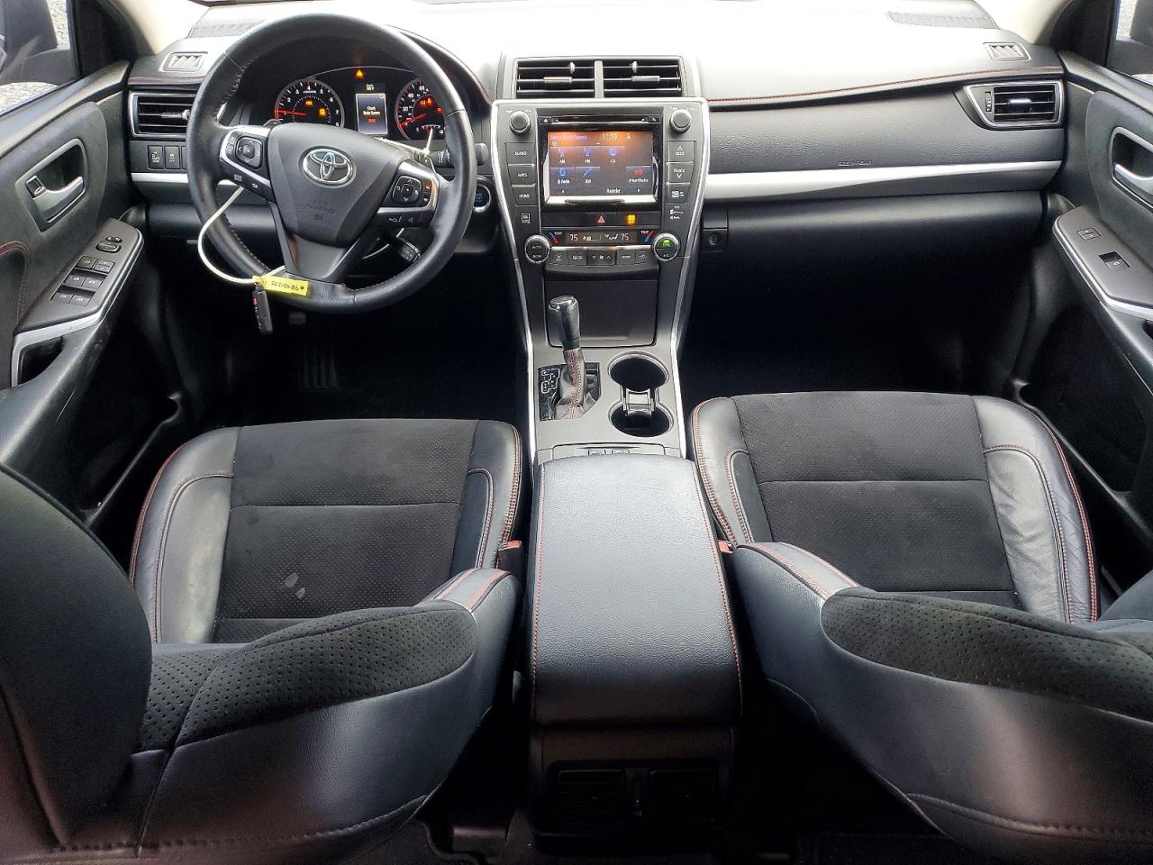 2015 TOYOTA CAMRY XSE photo 15