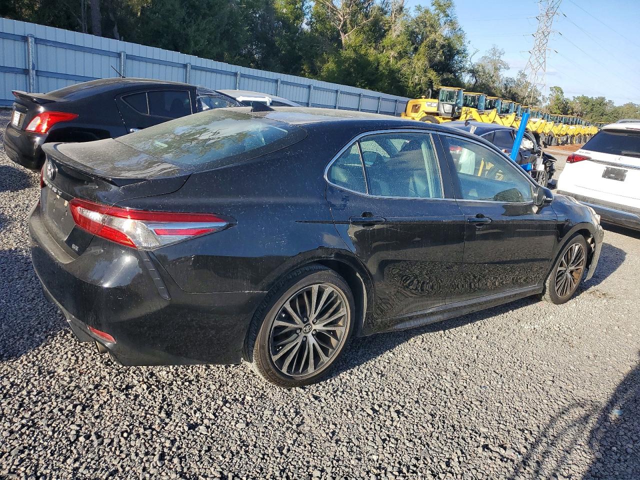 2019 TOYOTA CAMRY L photo 3