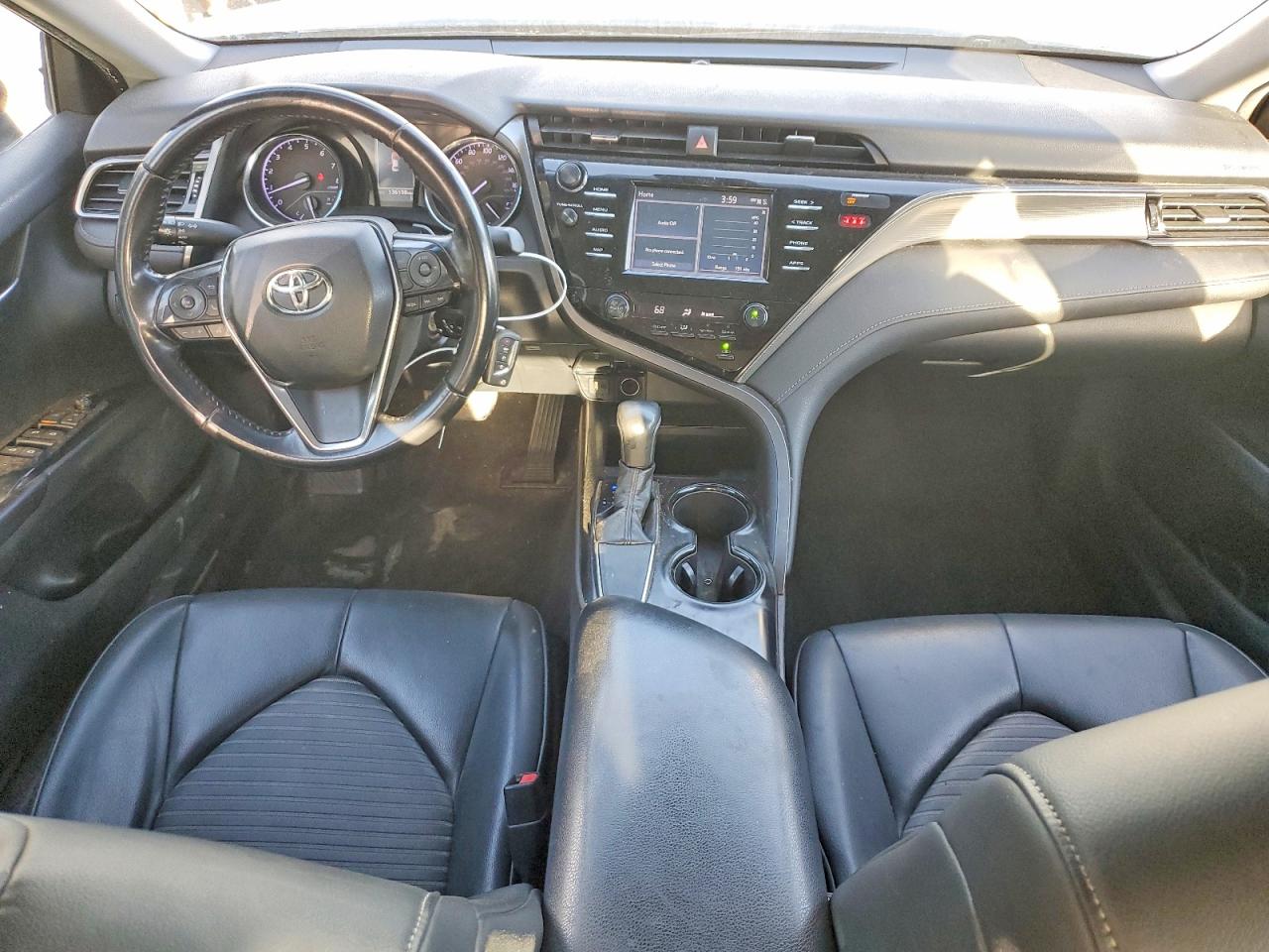 2019 TOYOTA CAMRY L photo 8