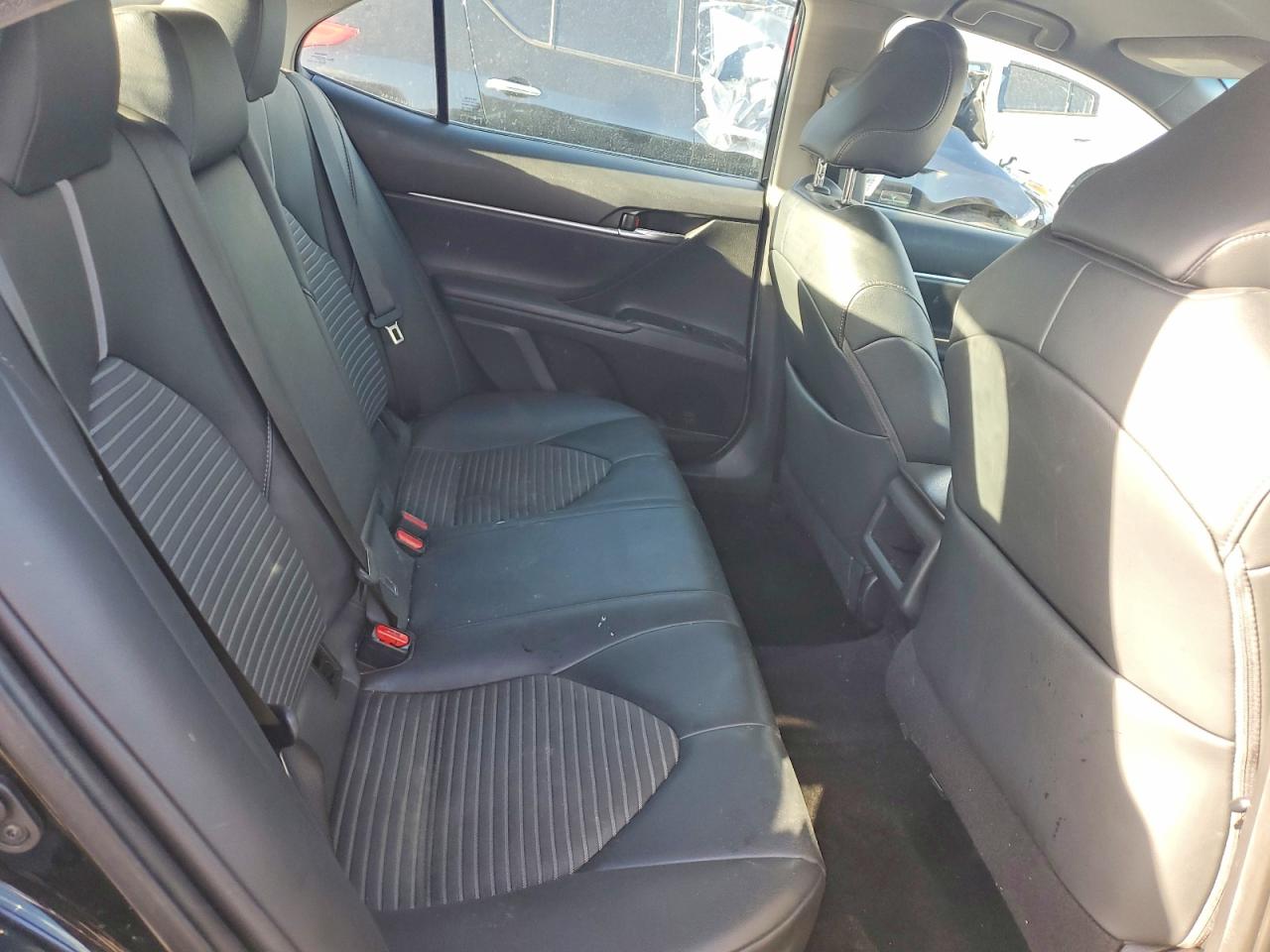 2019 TOYOTA CAMRY L photo 10