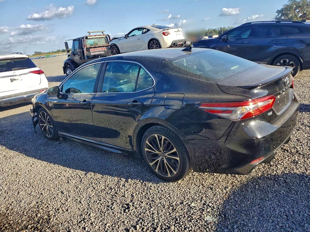 2019 TOYOTA CAMRY L photo 2