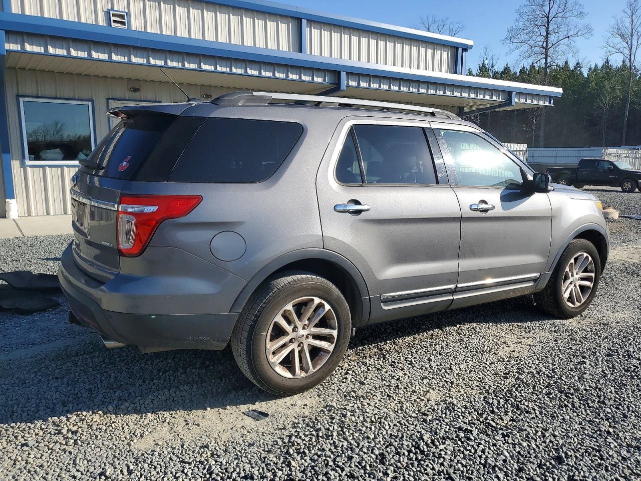 2014 FORD EXPLORER XLT photo 3