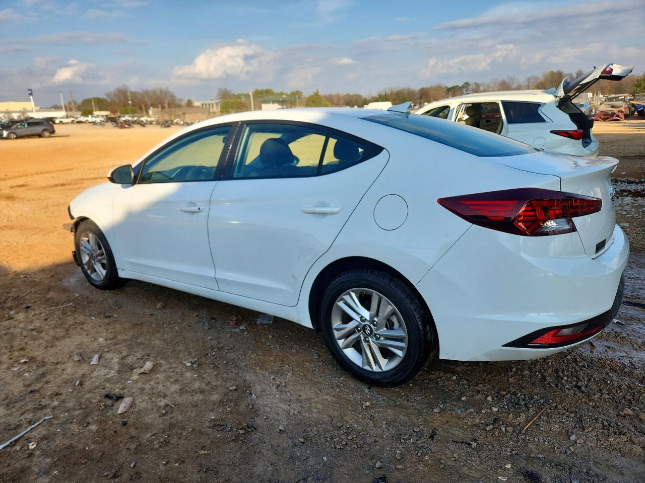 2020 HYUNDAI ELANTRA SEL photo 3
