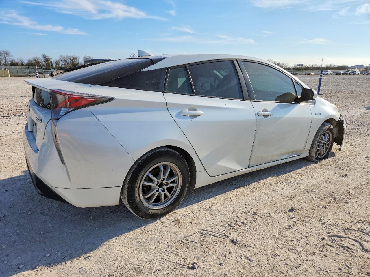 2016 TOYOTA PRIUS photo 7