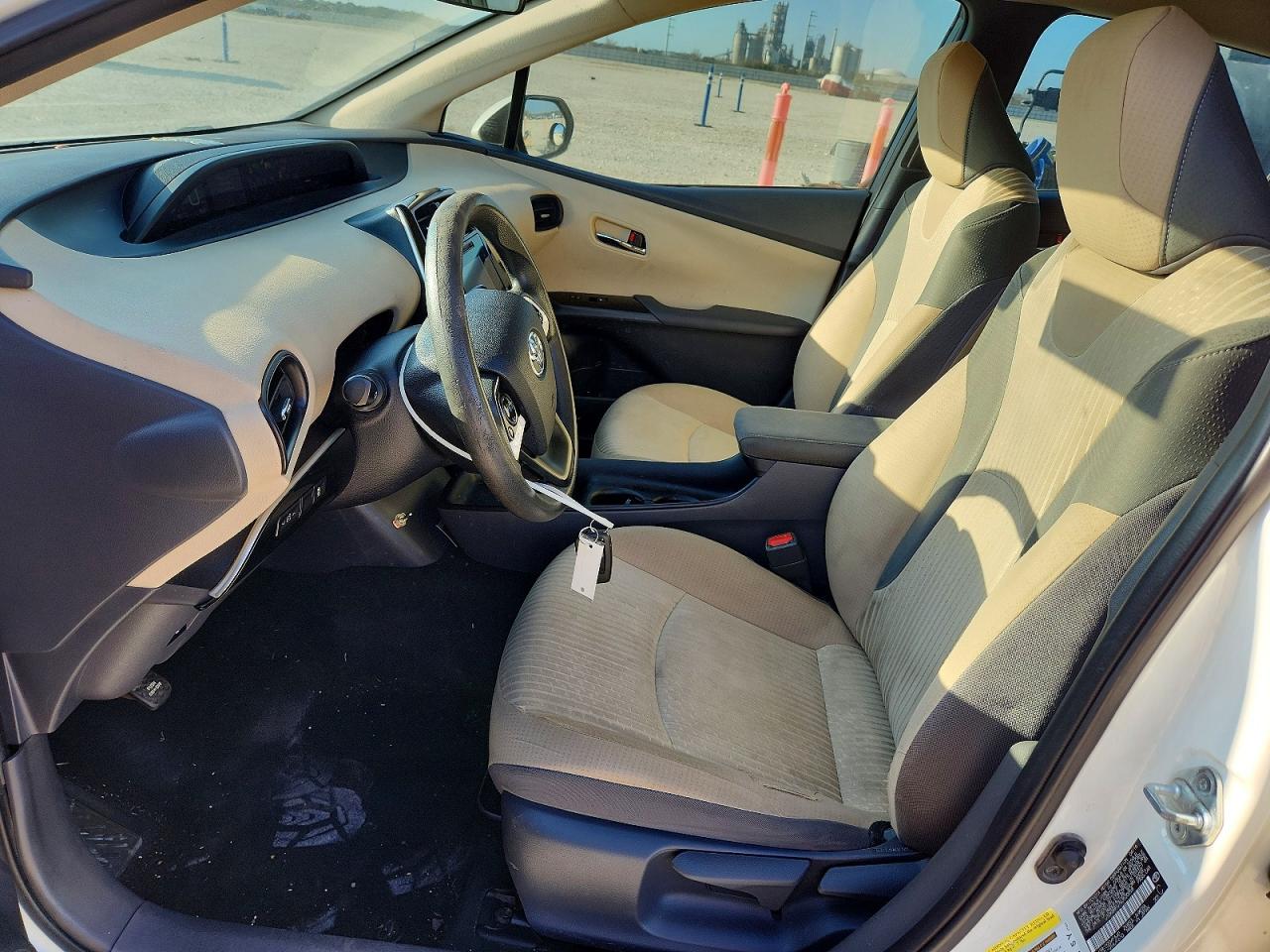 2016 TOYOTA PRIUS photo 19